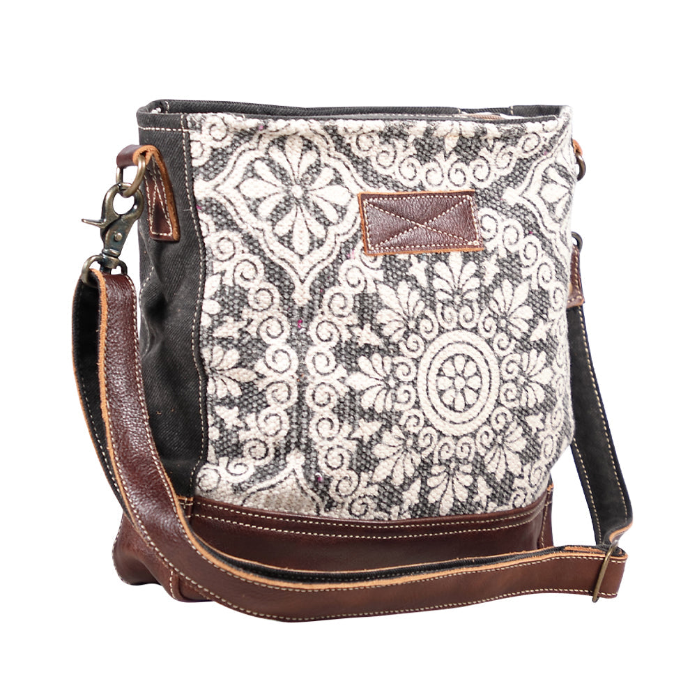 Freaky Shoulder Bag - MyraUSA