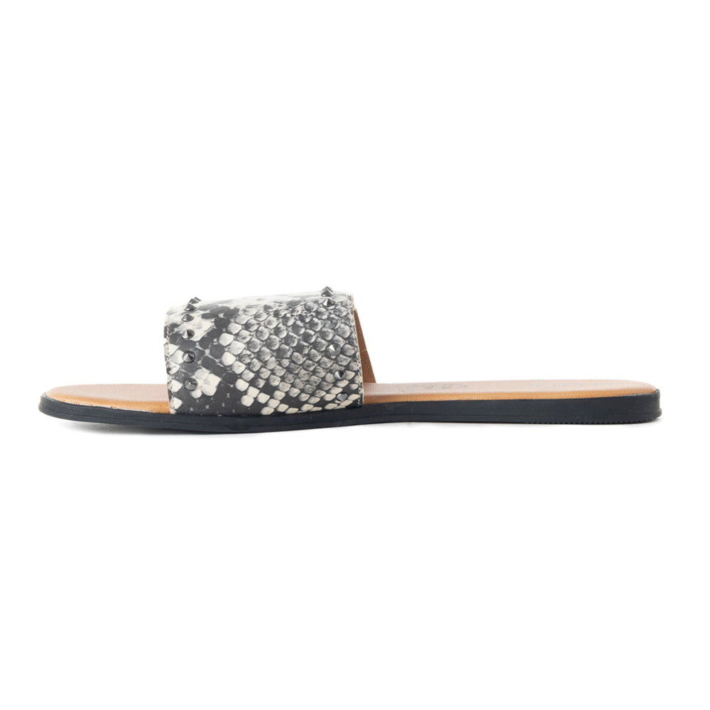 Scintillation Flats - MyraUSA