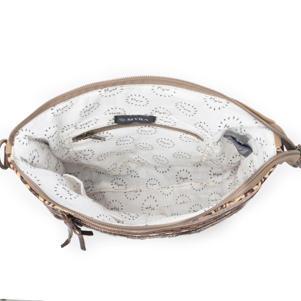 Knoll-In Small & Crossbody Bag - Myra USA