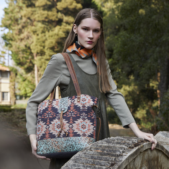 Lazuli Tote Bag - MyraUSA