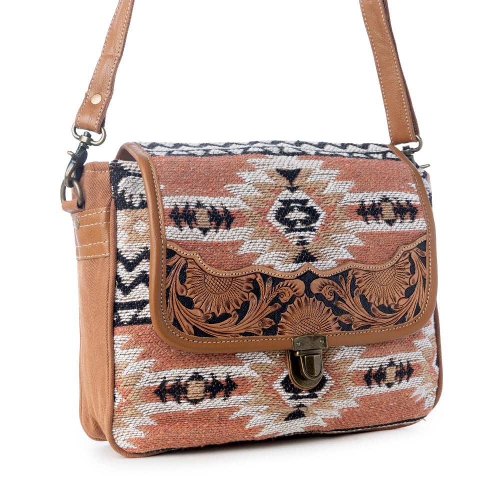 SANSA ALFAMA HANDTOOLED BAG - Myra USA