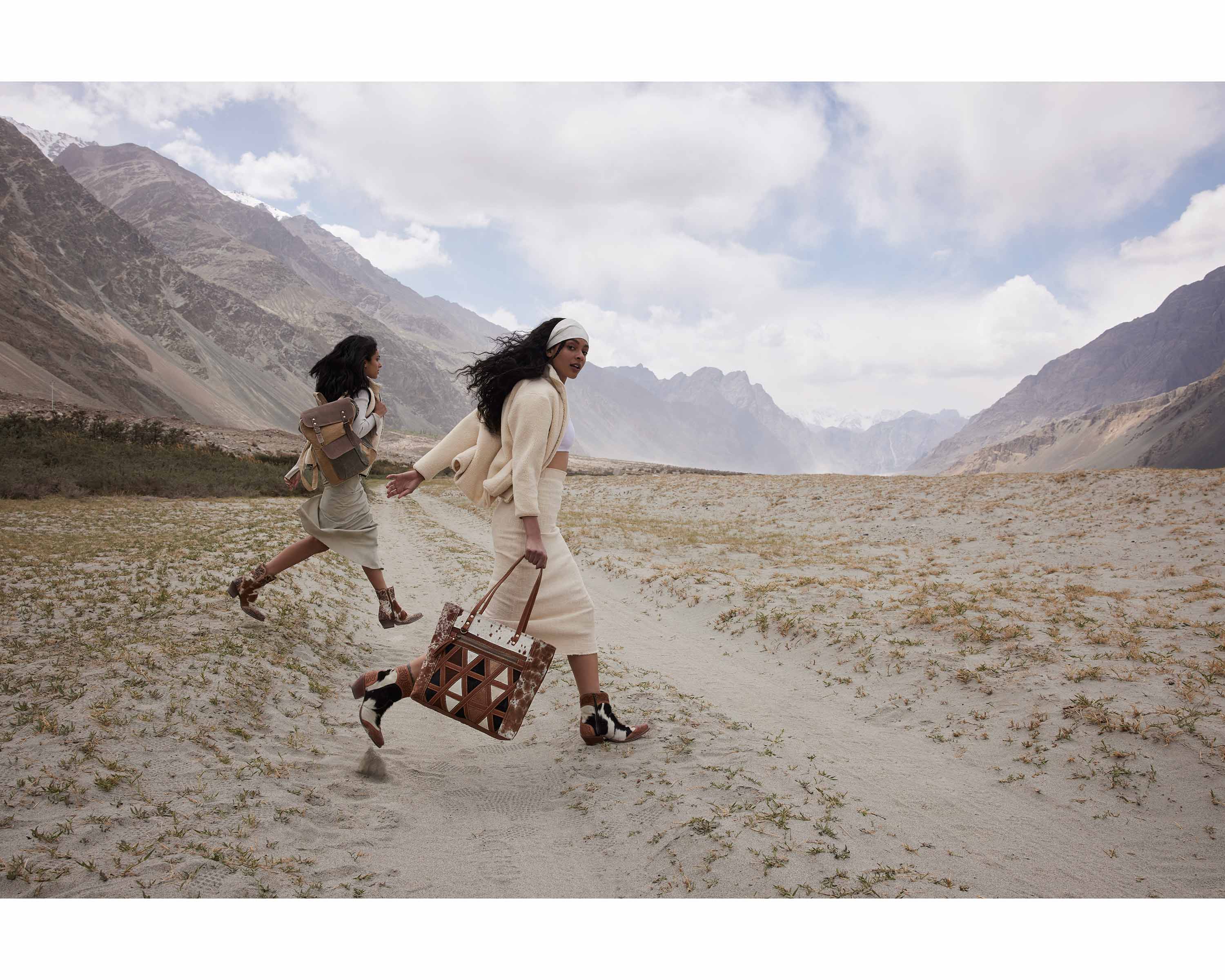 Dakota Plains Hair-On Hide Canvas Hairon Bag - Myra USA
