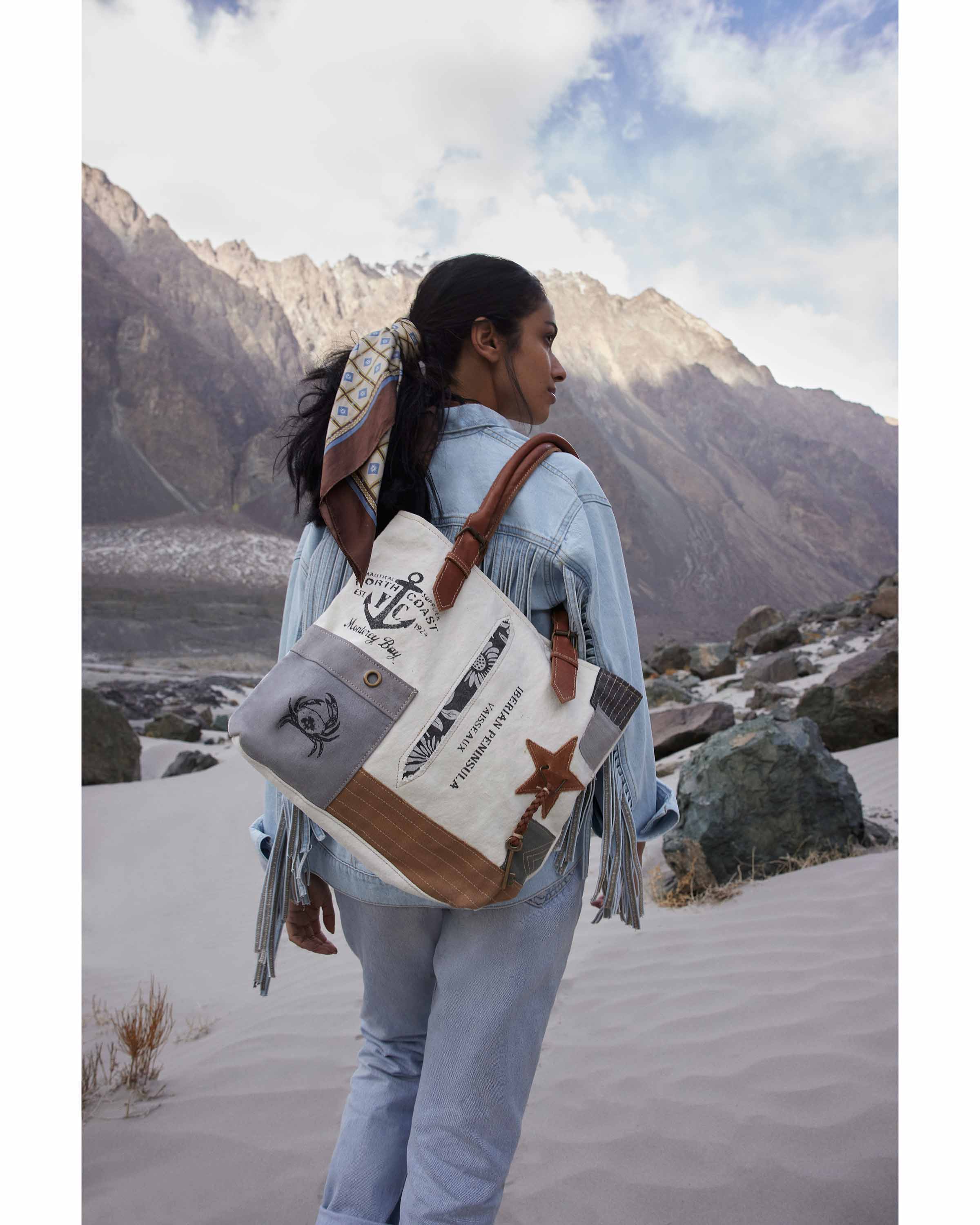 Expedition Patch Hand Tote Bag - Myra USA