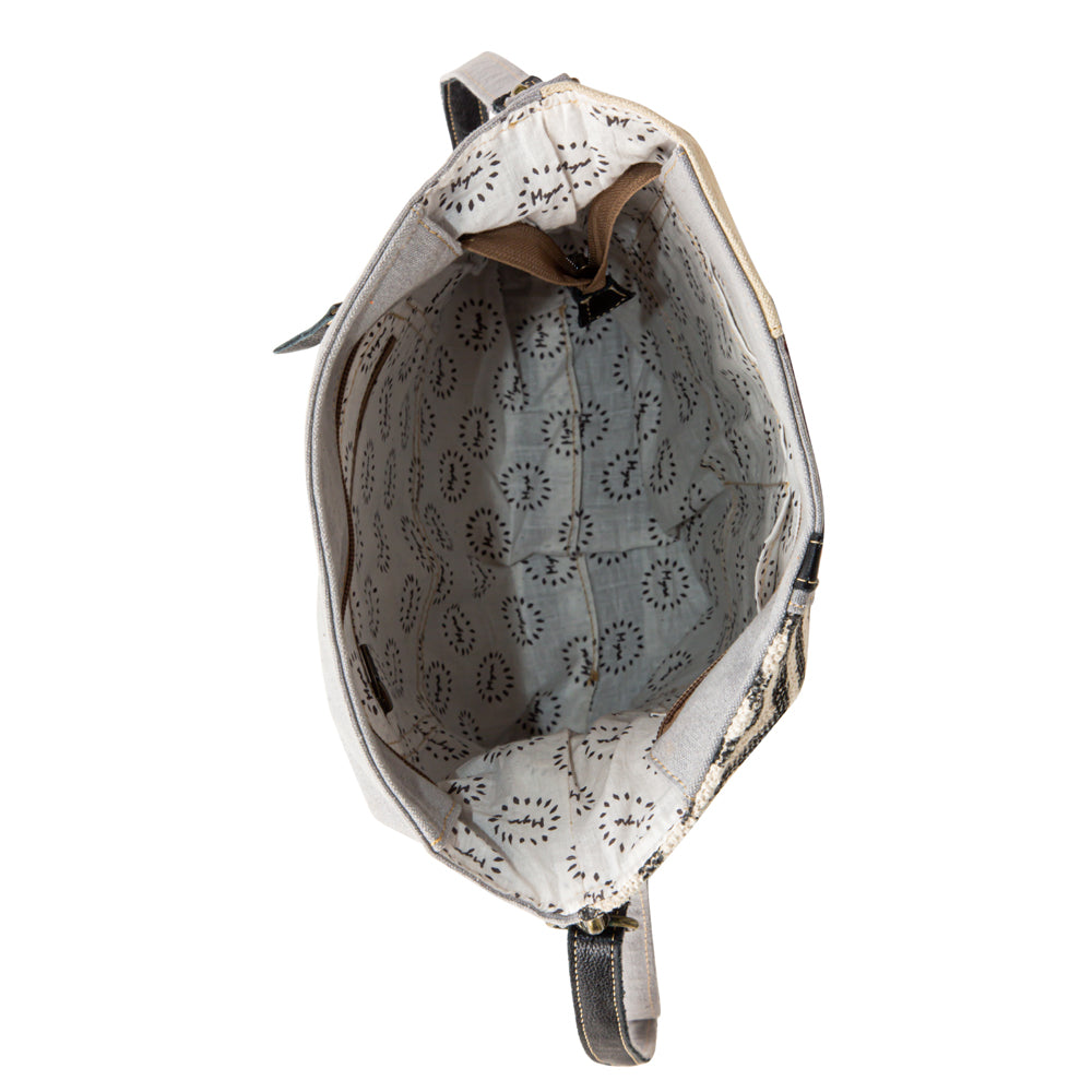 Globetrotter Patch Shoulder Bag - Myra USA