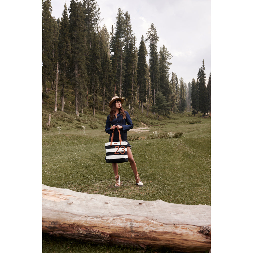 23 Skidoo Tote Bag - Myra USA