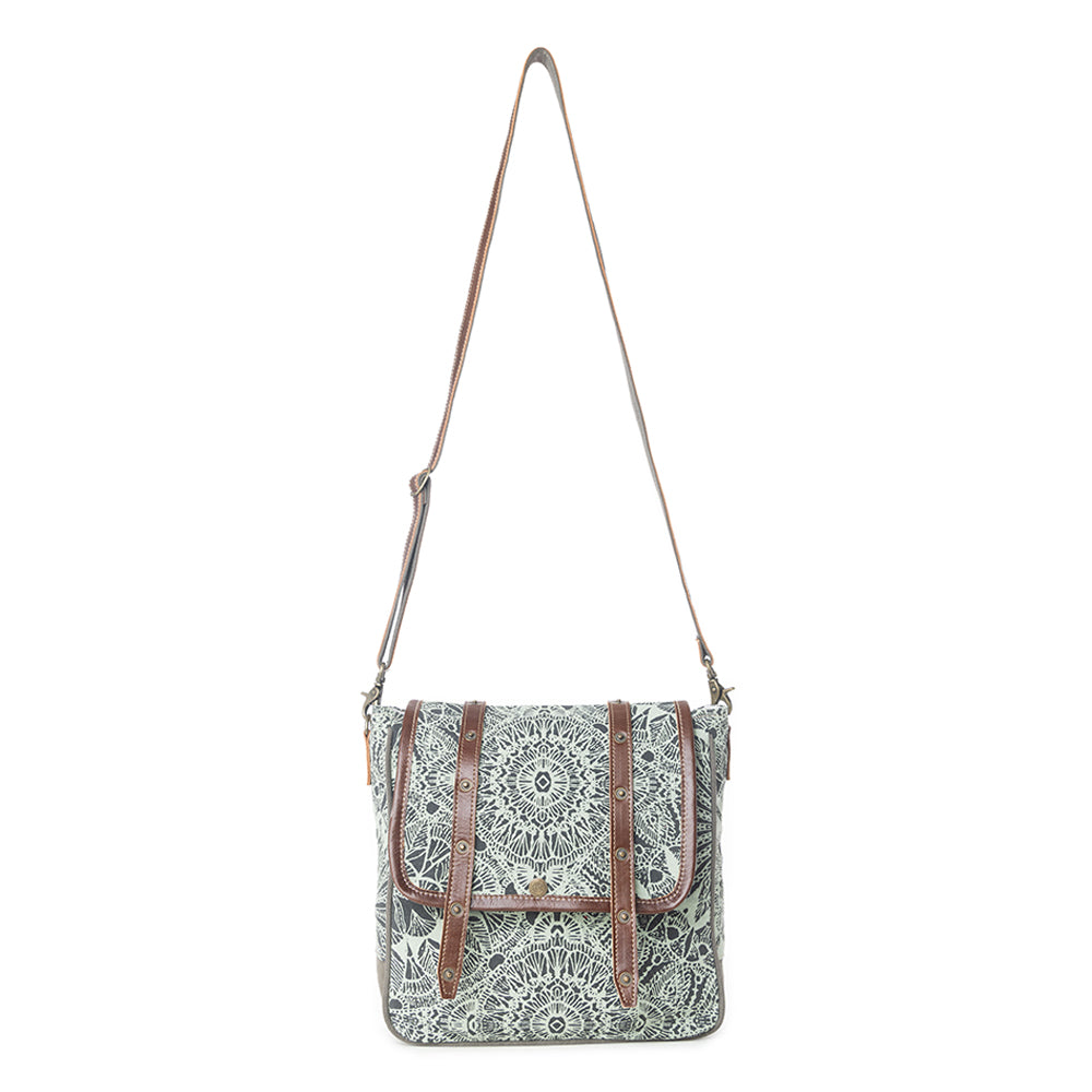 Le Medallion Shoulder Bag - Myra USA
