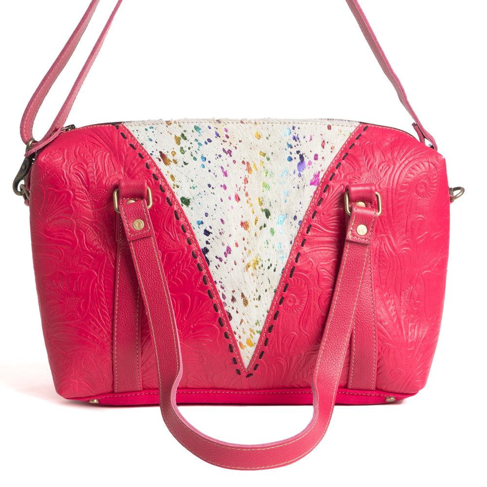 Tierra Vasta Duffle Bag in Magenta - Myra USA