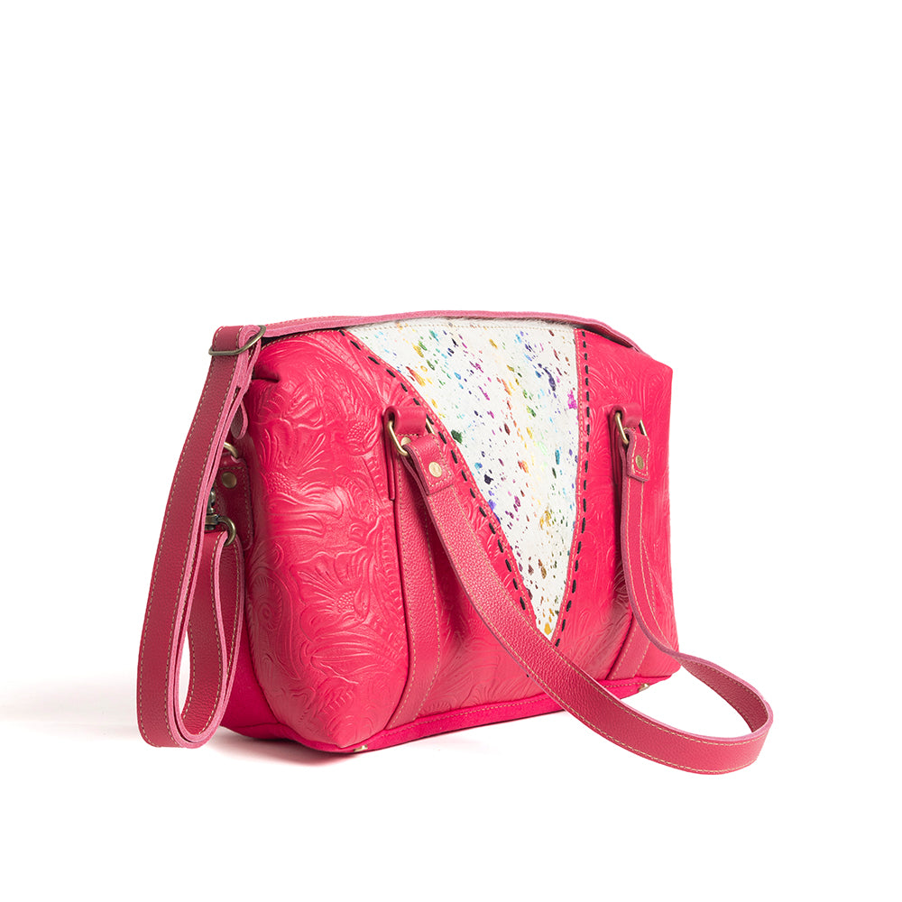 Tierra Vasta Duffle Bag in Magenta - Myra USA