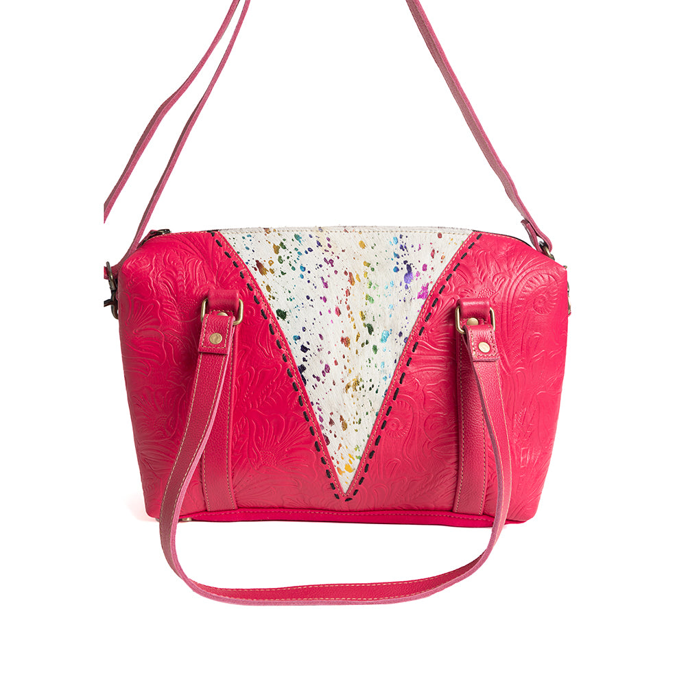 Tierra Vasta Duffle Bag in Magenta - Myra USA