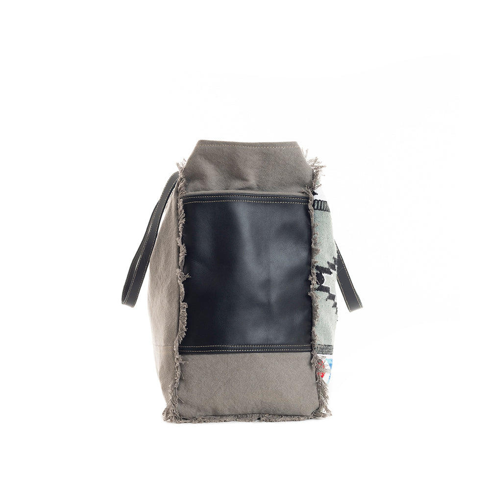 Cloud Arrow Weekender Bag - Myra USA