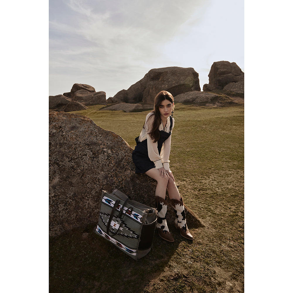 Cloud Arrow Weekender Bag - Myra USA