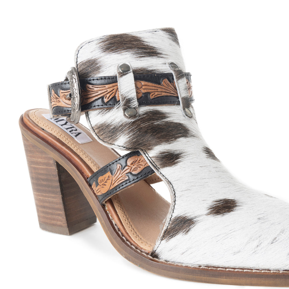 Beth Jane Boot In White And Black Hide - Myra USA