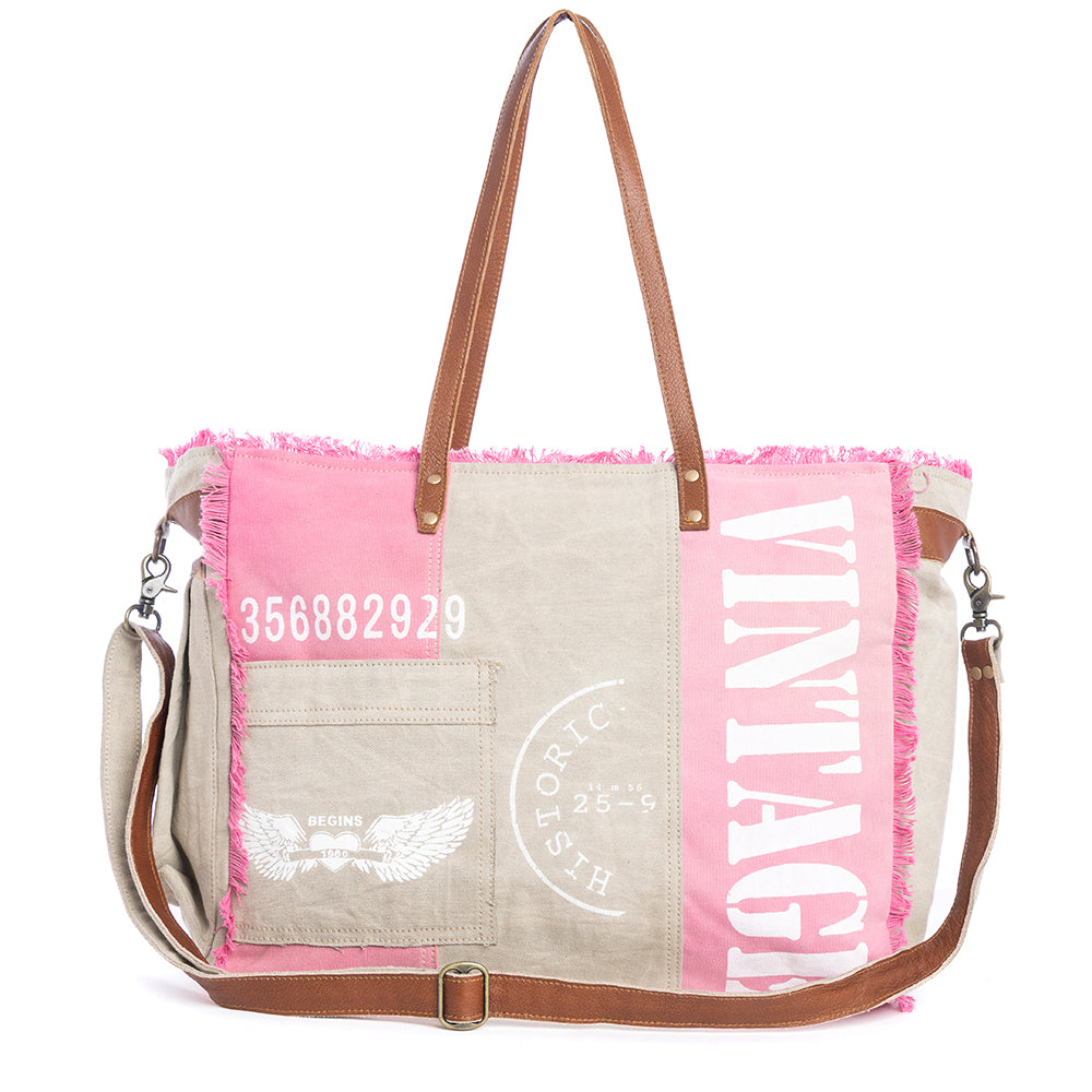 Myra Queen Creek Weekender Bag in Pink - Spacious Leather  display picture 3