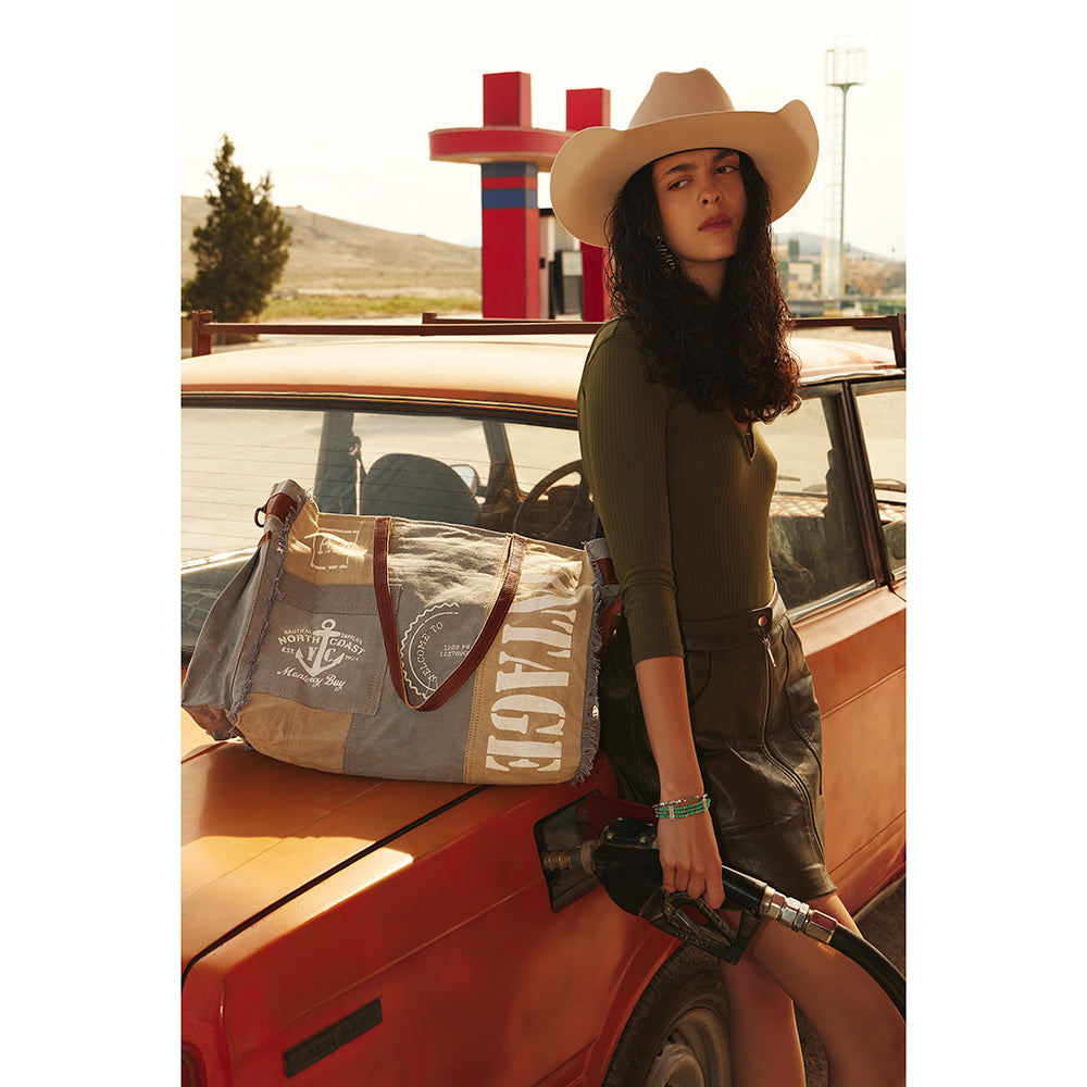 Queen Creek Weekender Bag in Sky Blue - Myra USA