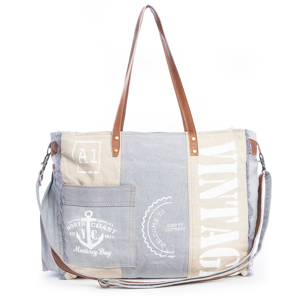 Queen Creek Weekender Bag in Sky Blue - Myra USA