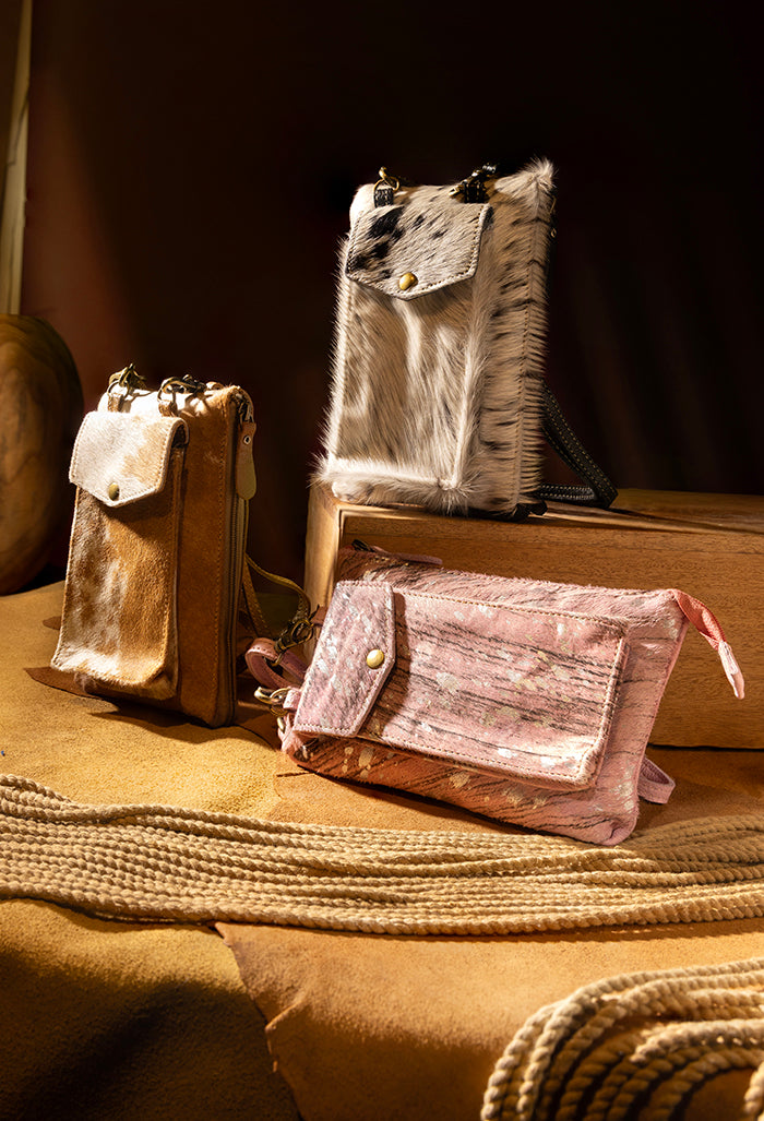 Wild Chic Phone Case Bag in Silver Fleck Pink - Myra USA