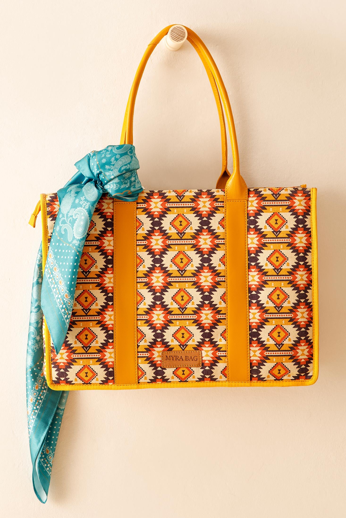 Xiomara Scarf - Myra USA