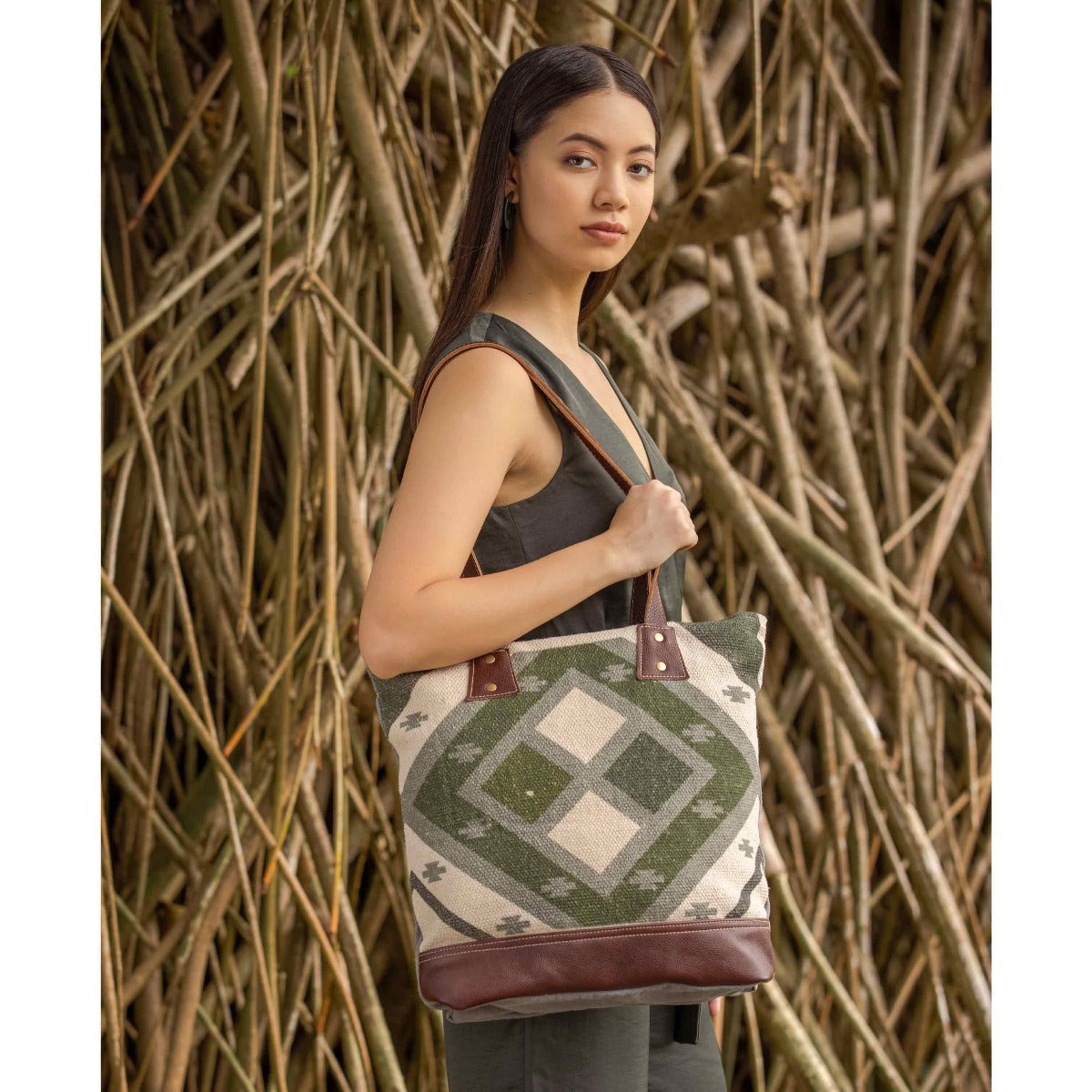 Checkered Tote Bag - MyraUSA