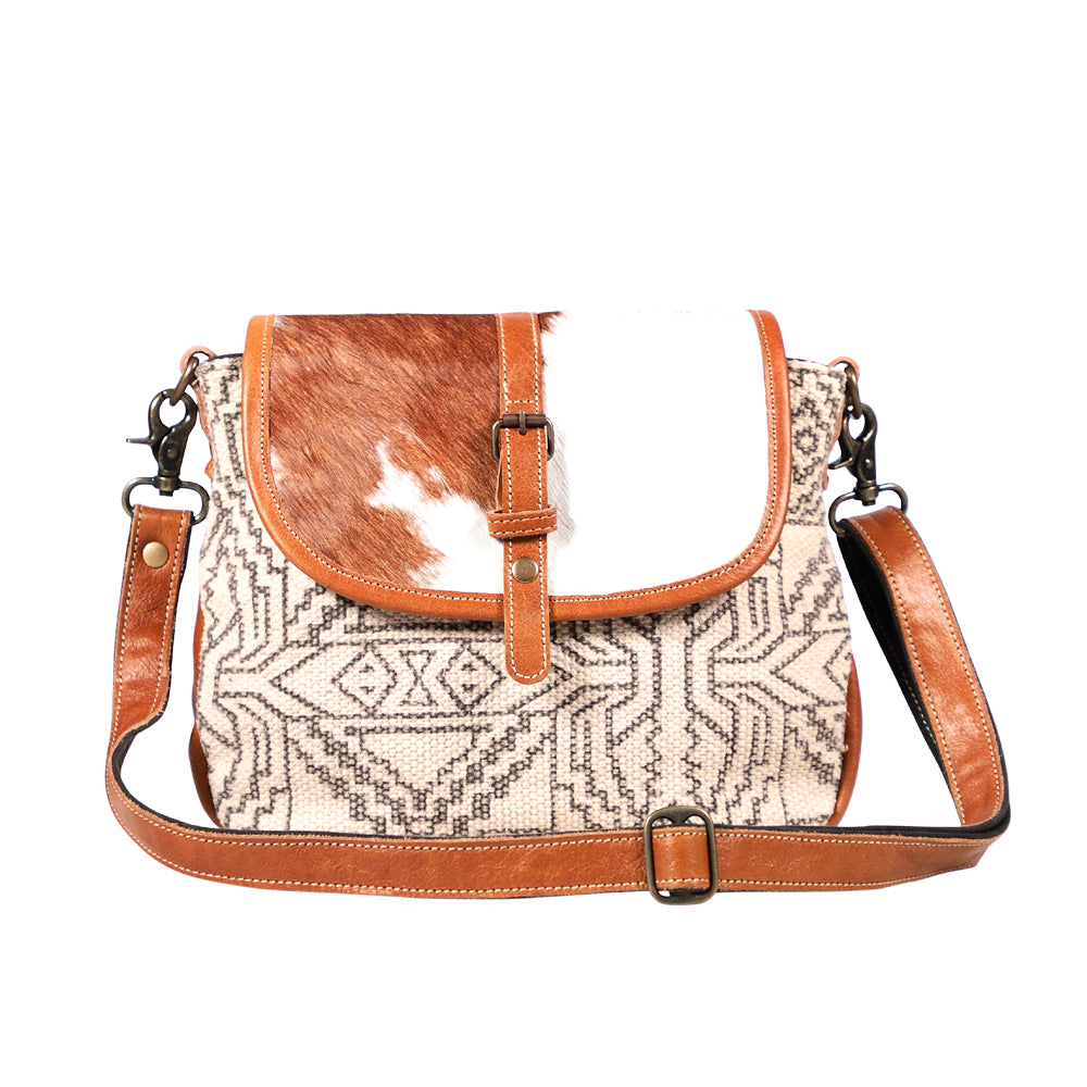 Flappy Thingy Shoulder Bag - MyraUSA