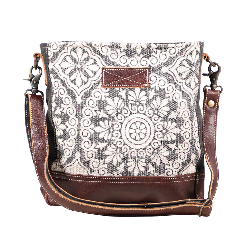 Myra Bag Symbols Bolso Reciclado De Lona Y Cuero Vacuno S-12 | Cuotas sin interés