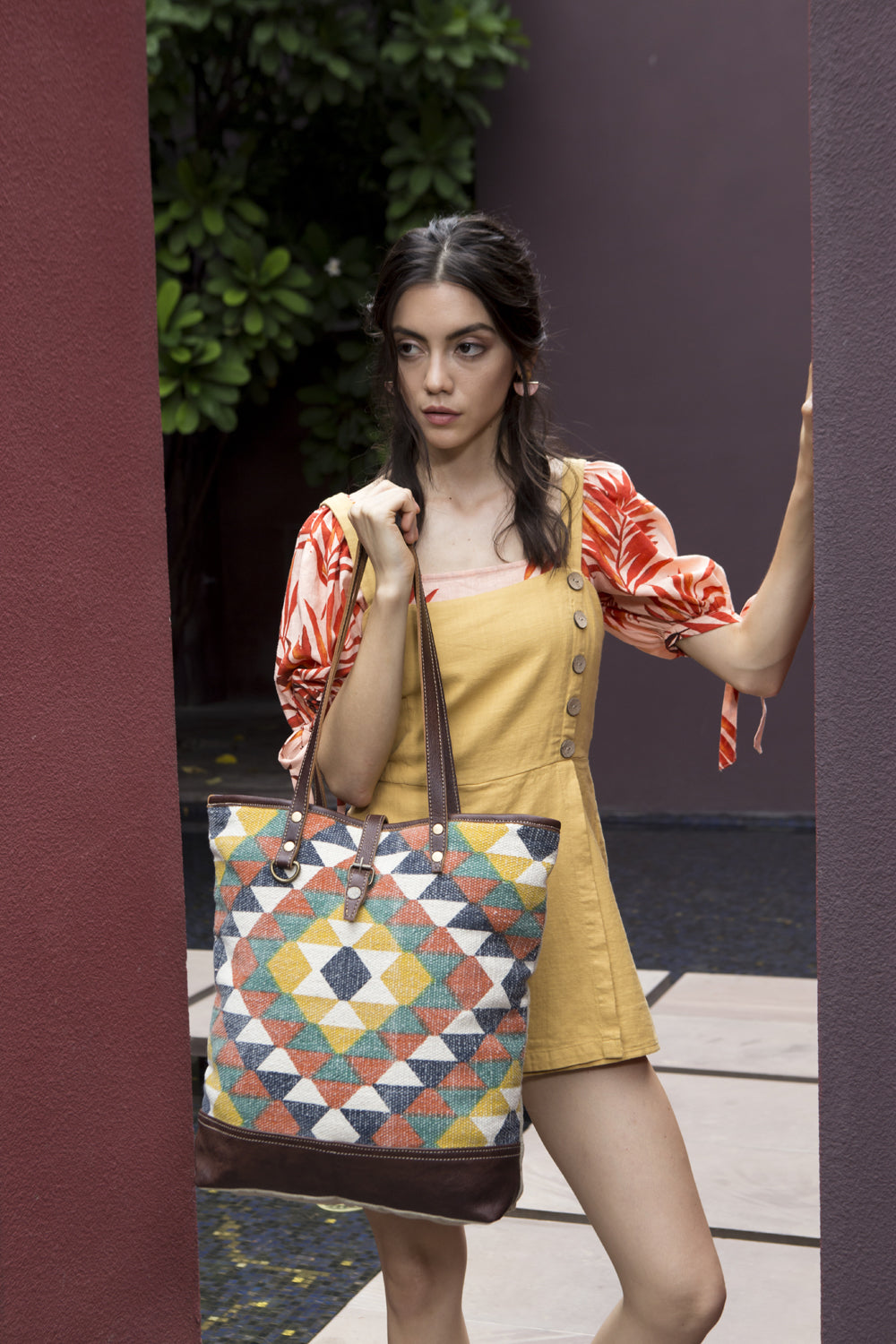 Quirky Tote Bag - MyraUSA