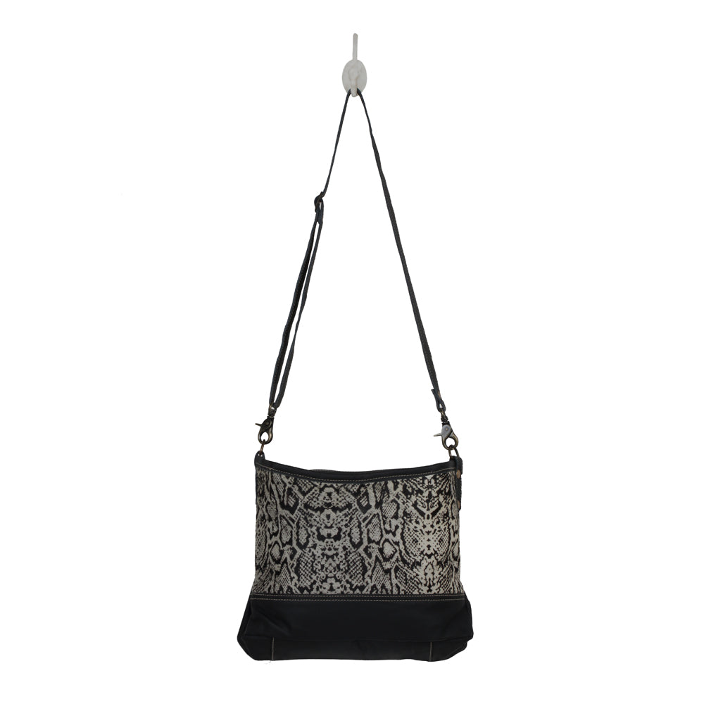 ANTIQUATED LEATHER AND HAIRON BAG - MyraUSA