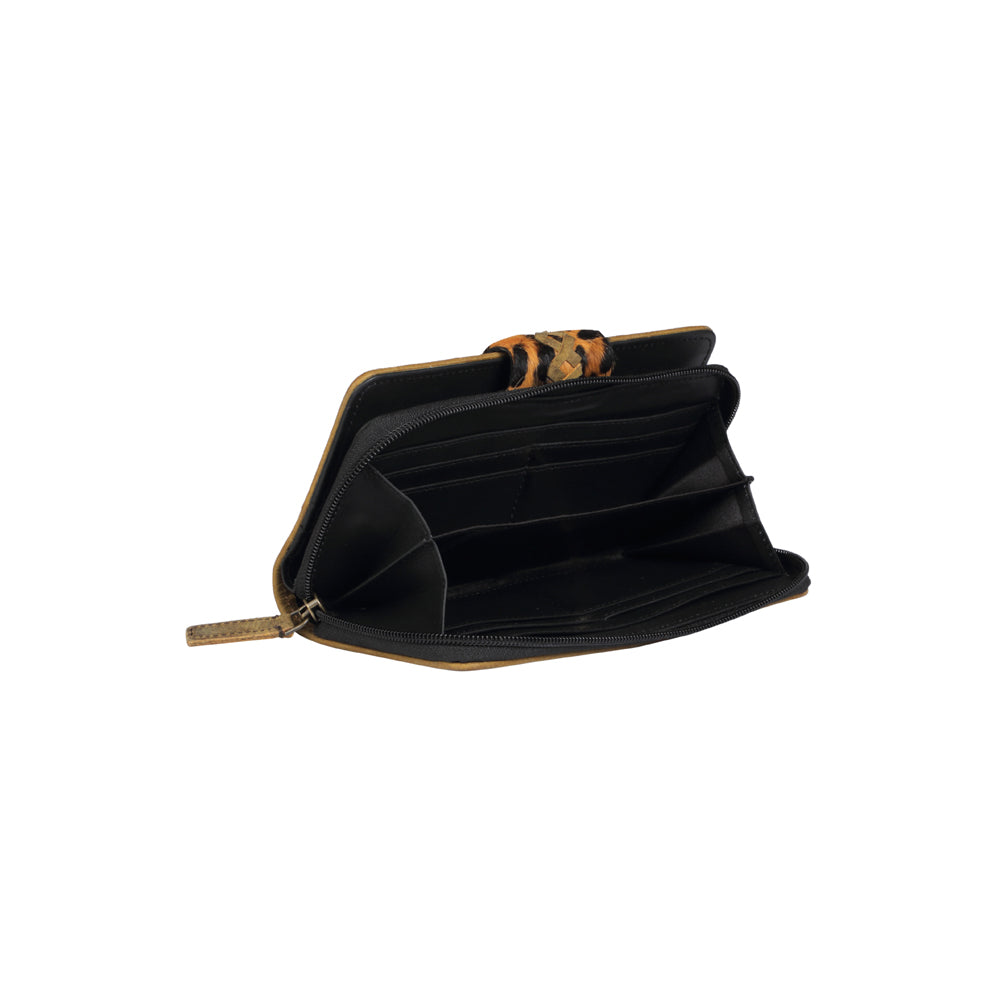 Presentable Wallet - MyraUSA