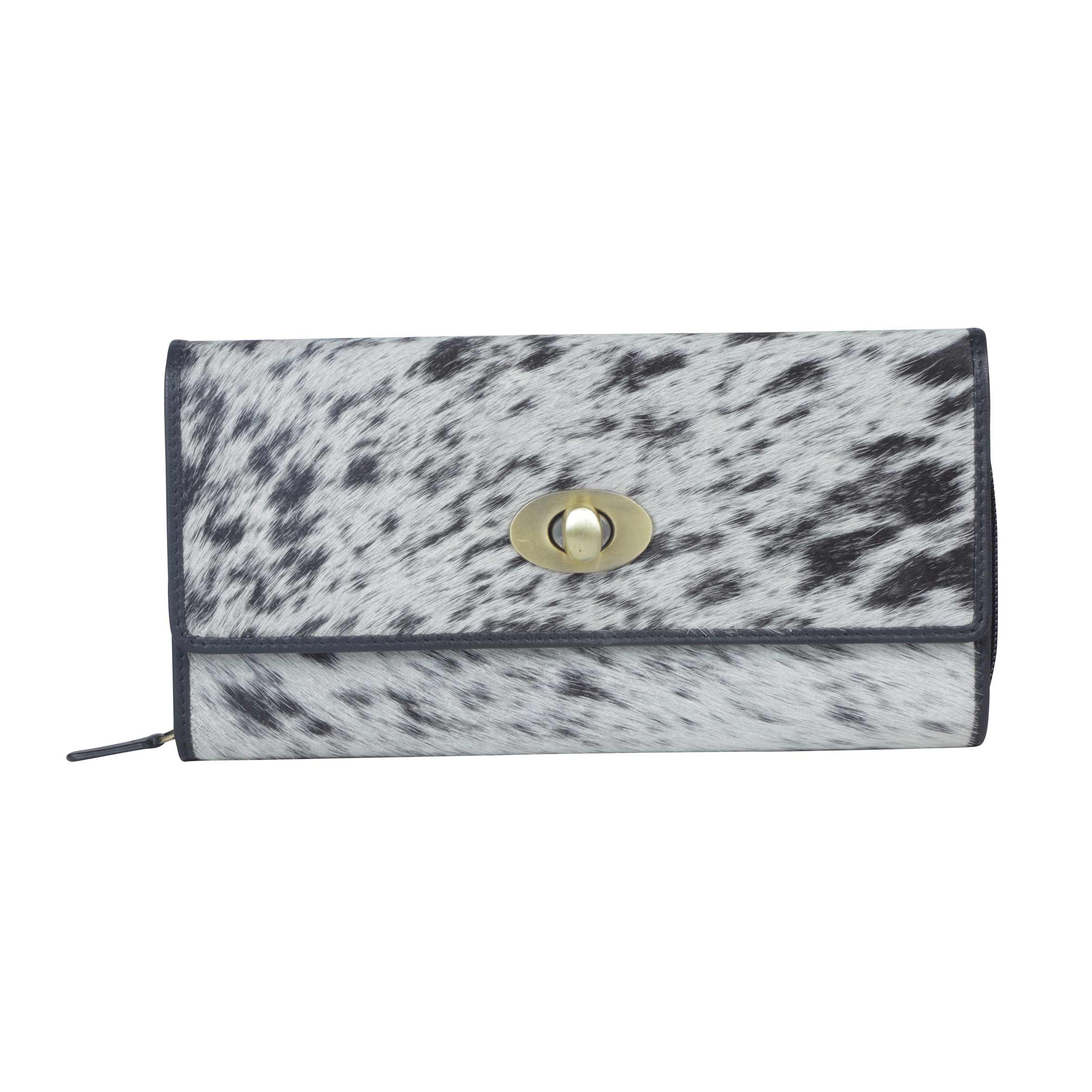 Plushy Black And White Clutch Wallet - MyraUSA