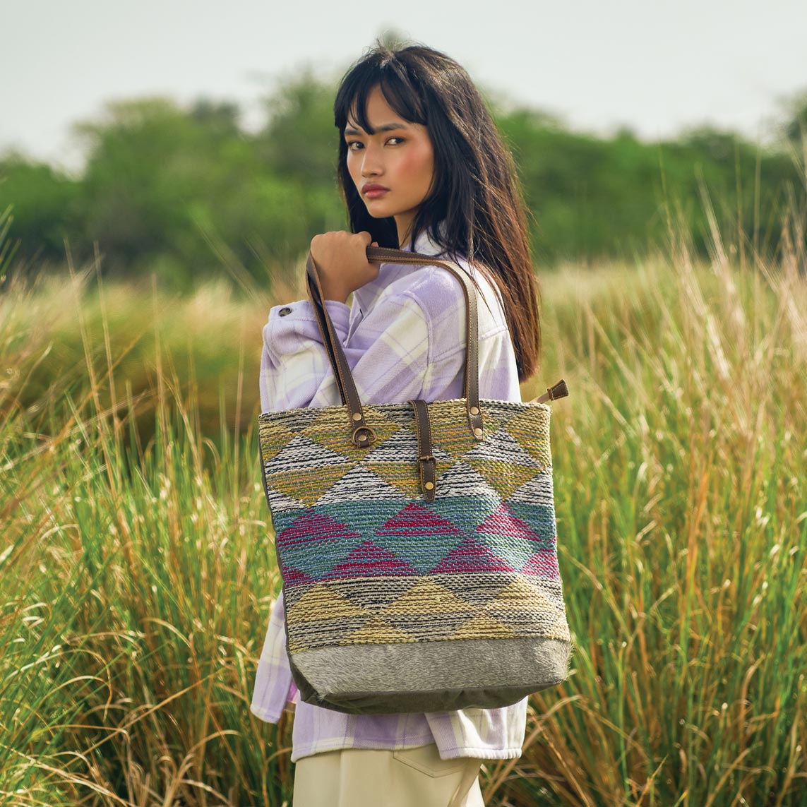 Multicolored Waves Tote Bag, - MyraUSA