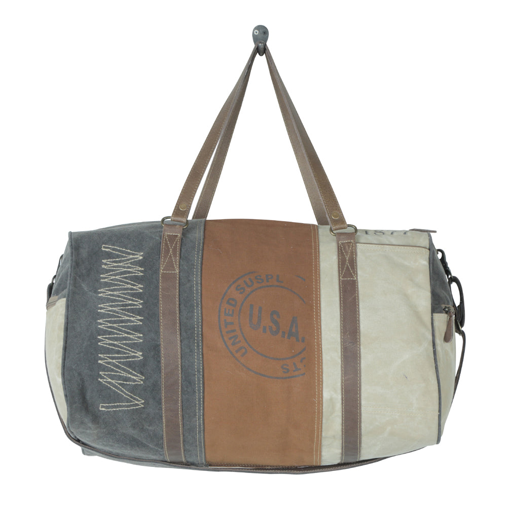 Neutral aesthetic traveller bag - MyraUSA