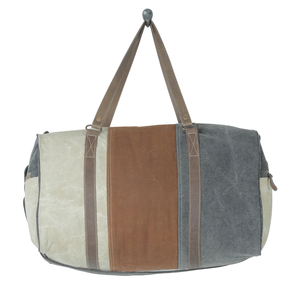 Neutral aesthetic traveller bag - MyraUSA