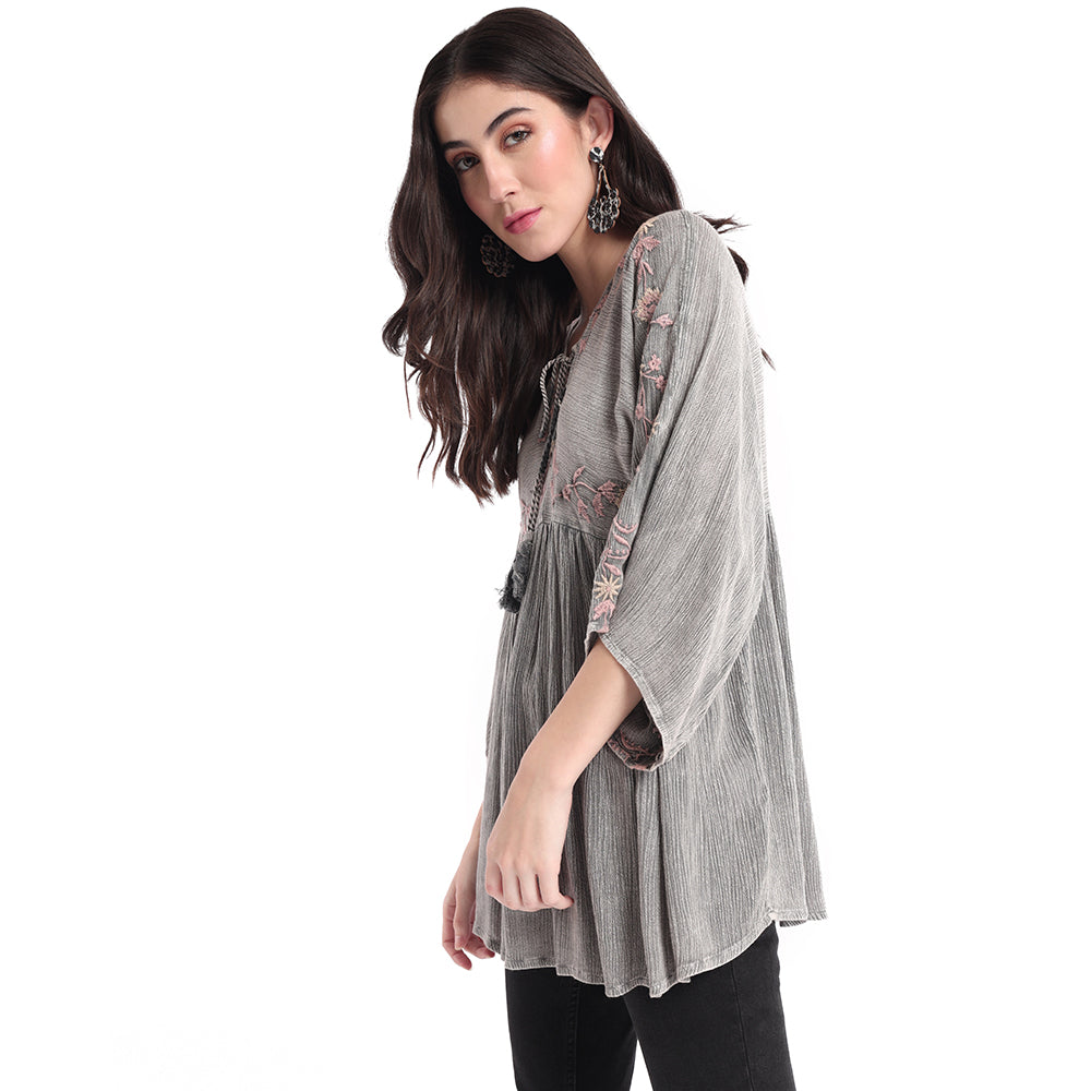 Griffins TOP & SHIRTS SMALL - MyraUSA