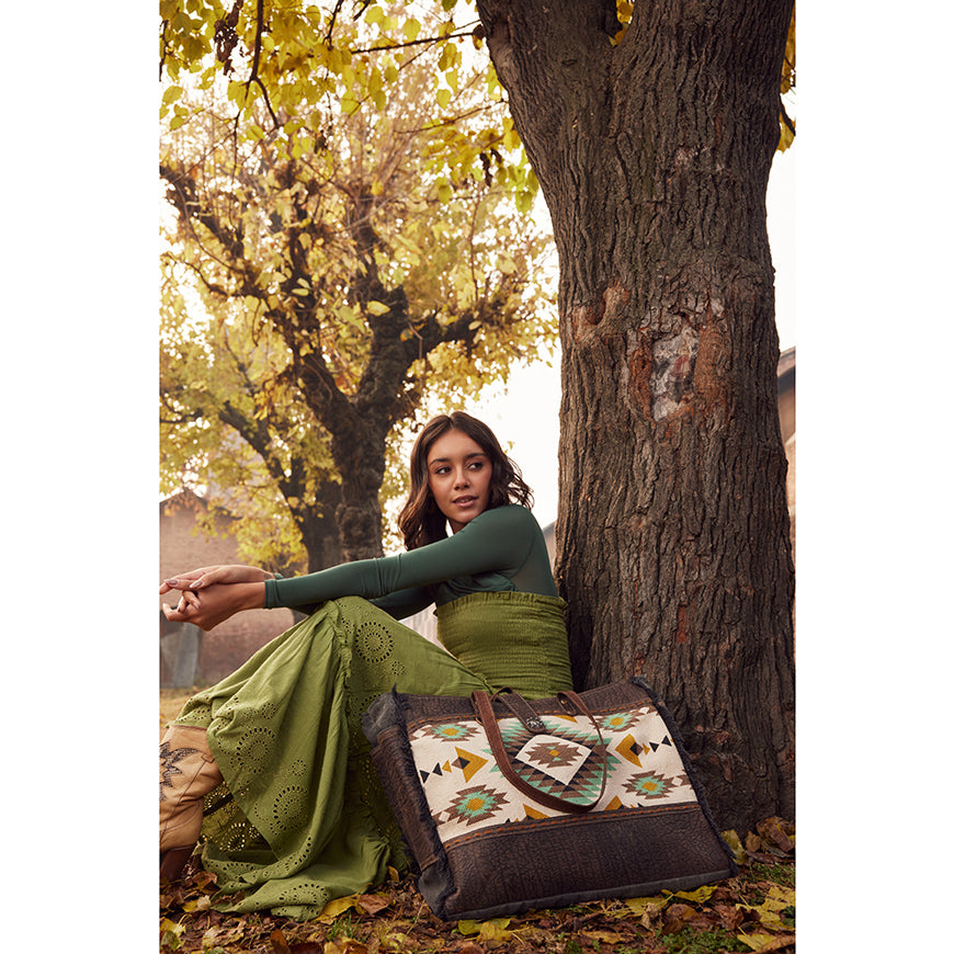 Flatey Weekender Bag - MyraUSA