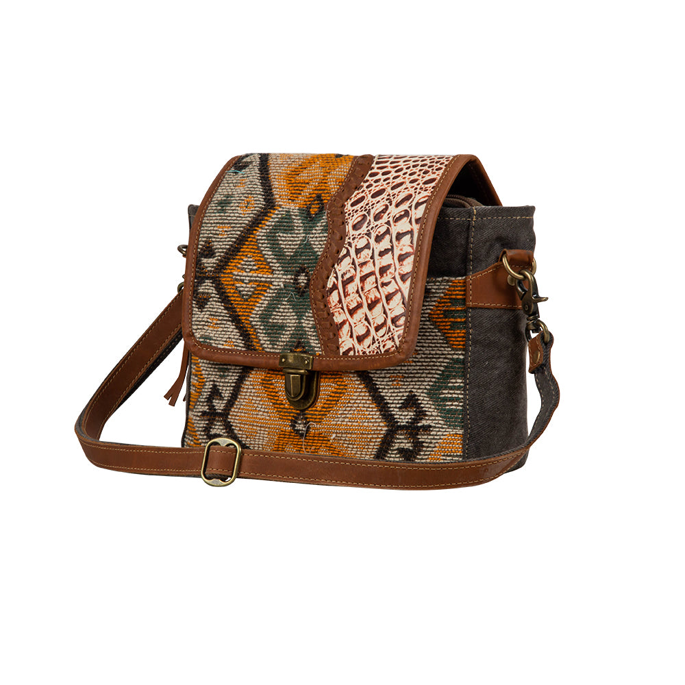Seneca Falls Messenger Bag - Myra USA