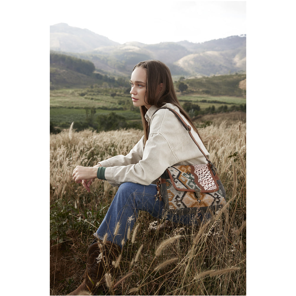 Seneca Falls Messenger Bag - Myra USA