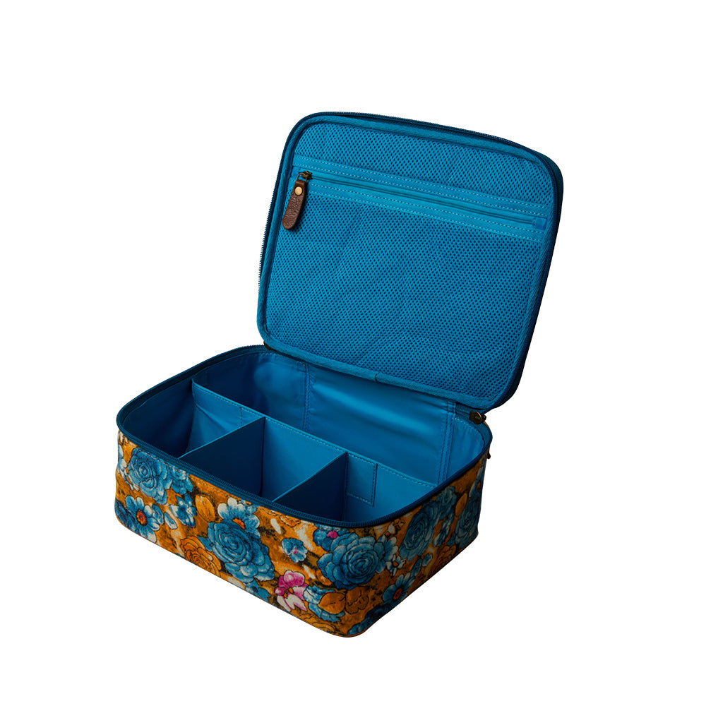 Crest Blooms Make-up Kit - Myra USA