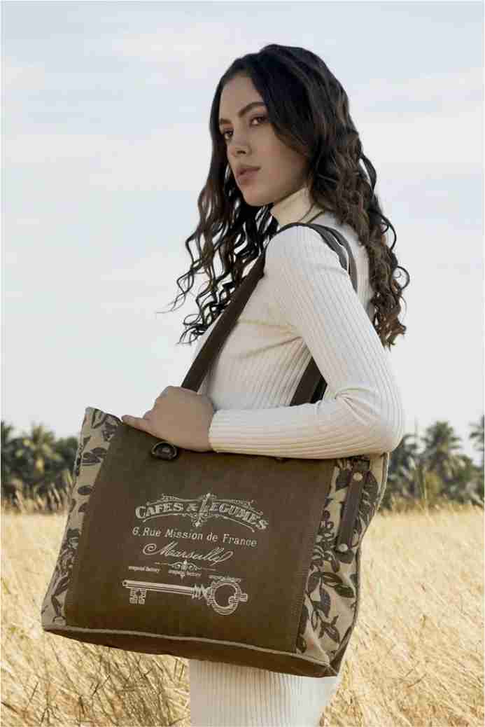 The Ultimate Guide: How to Wash and Clean Canvas Tote Bags