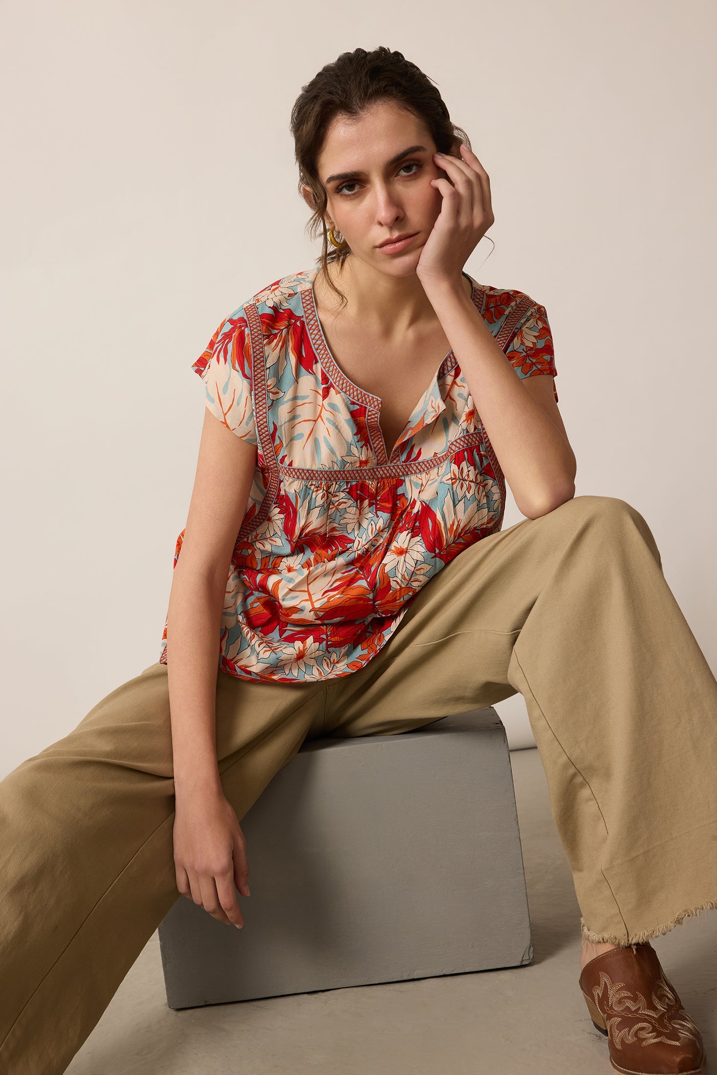 Posey Floral Print Top  In Multicolor