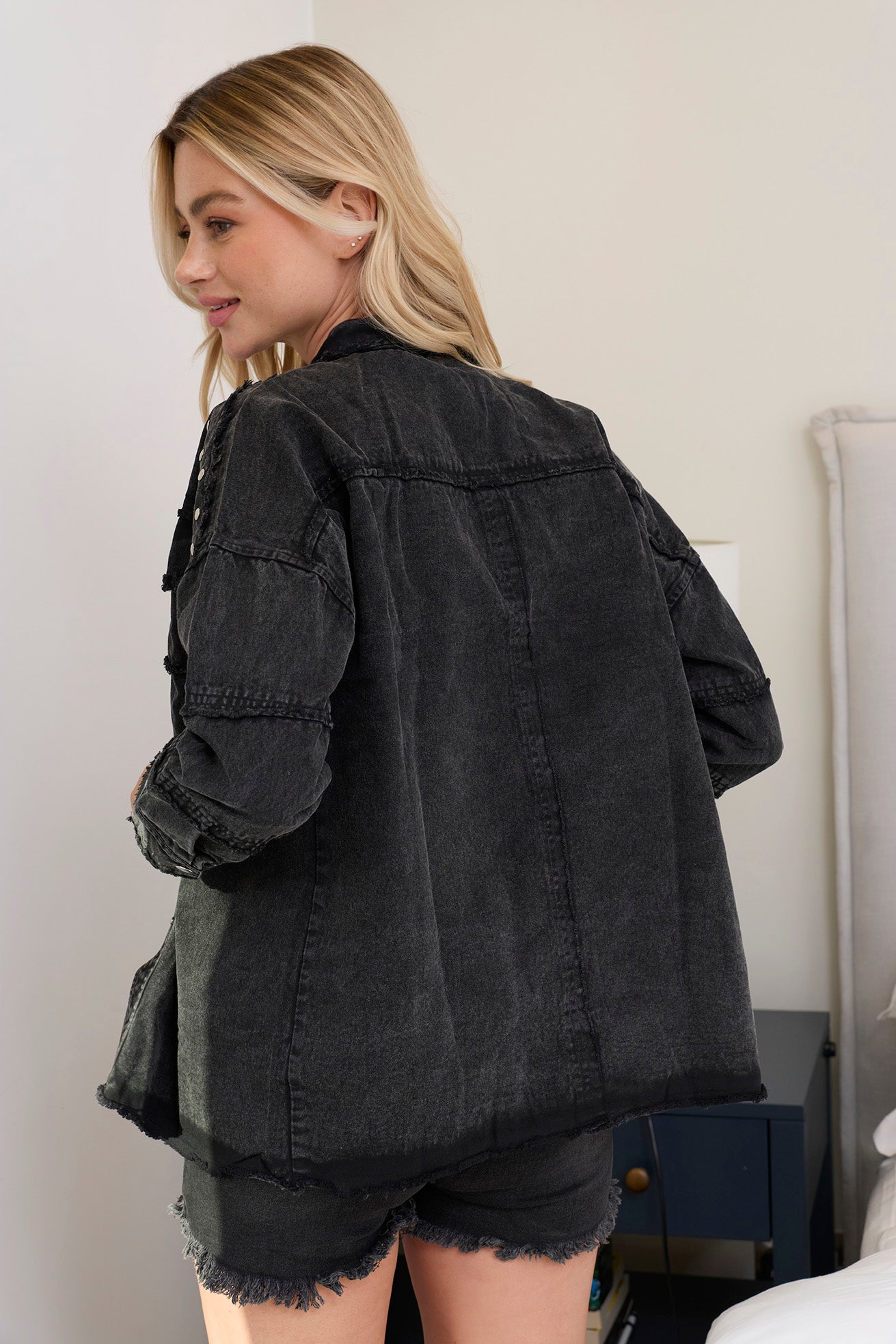 Pearl Dust Jacket in black Washed - Myra USA
