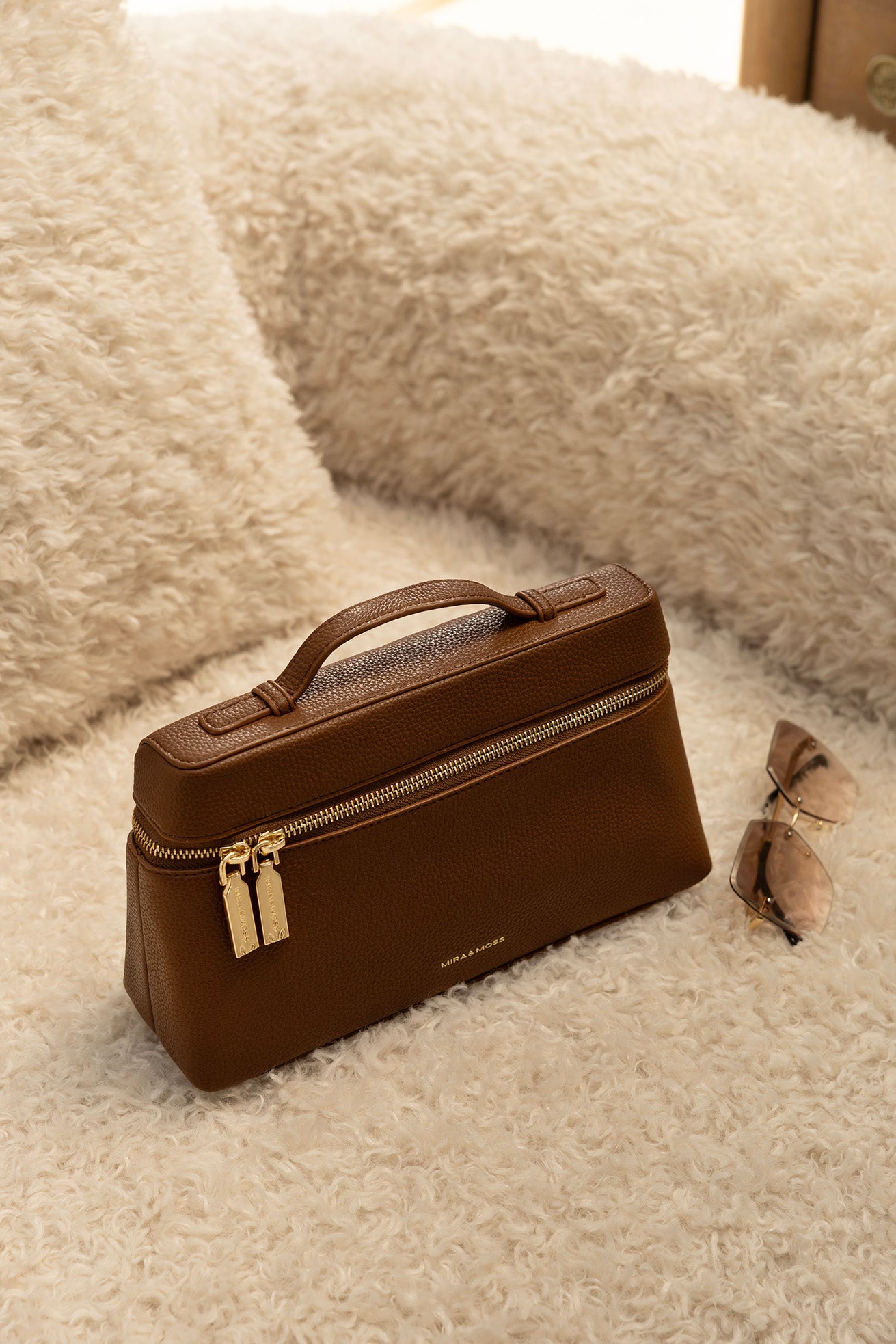 Classic Tale Crossbody Bag - Chestnut - Myra USA