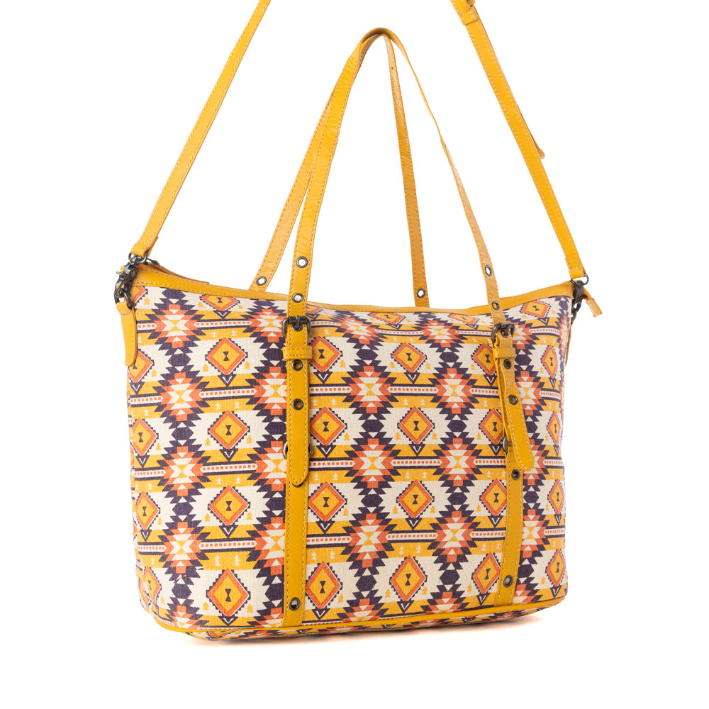 Mynora Springs  Tote Bag - Myra USA