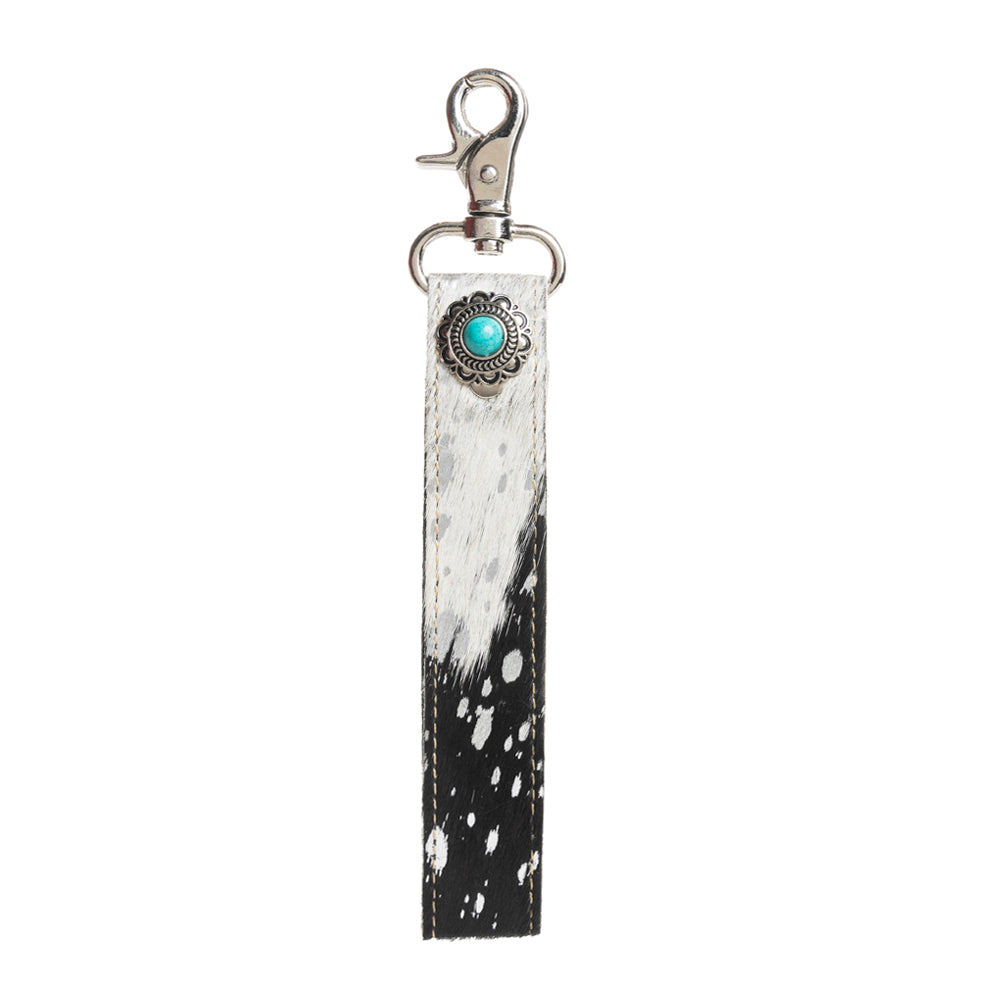 Concho Delight Key Fob in Black & White - Myra USA