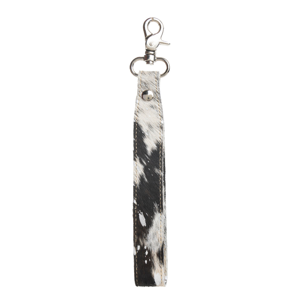 Bullrun Hill Key Fob in Black & White - Myra USA