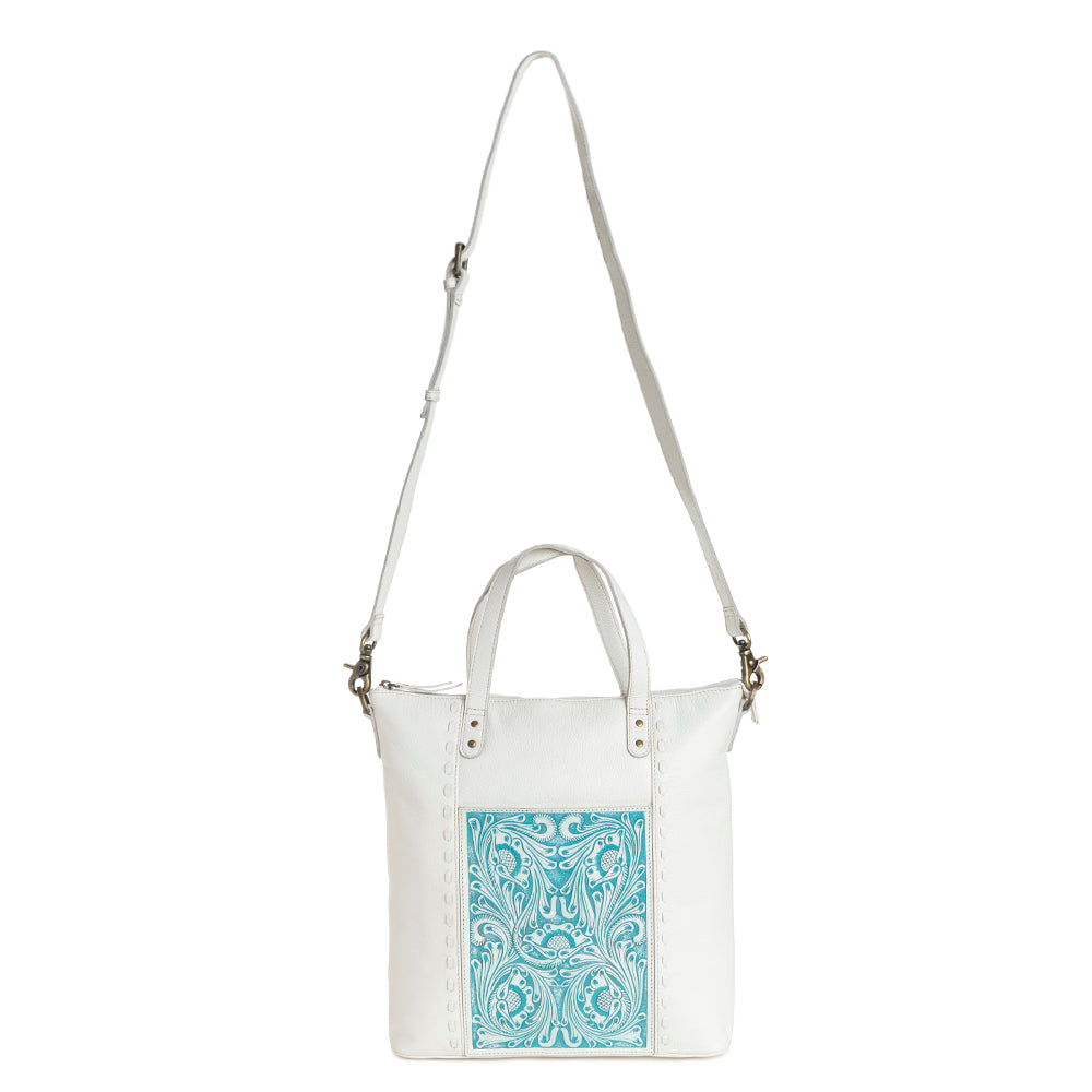 Steerhallow Canyon Shoulder Bag in White - Myra USA