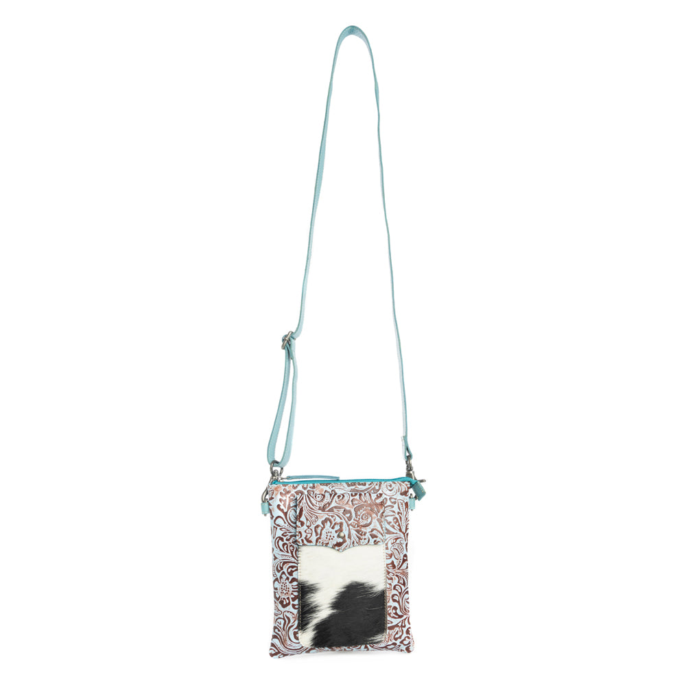 Wonder Trail Shoulder Bag in Turquoise - Myra USA
