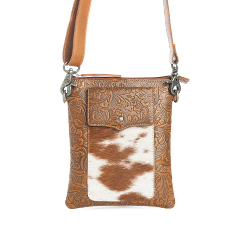 Wonder Trail Shoulder Bag in Caramel