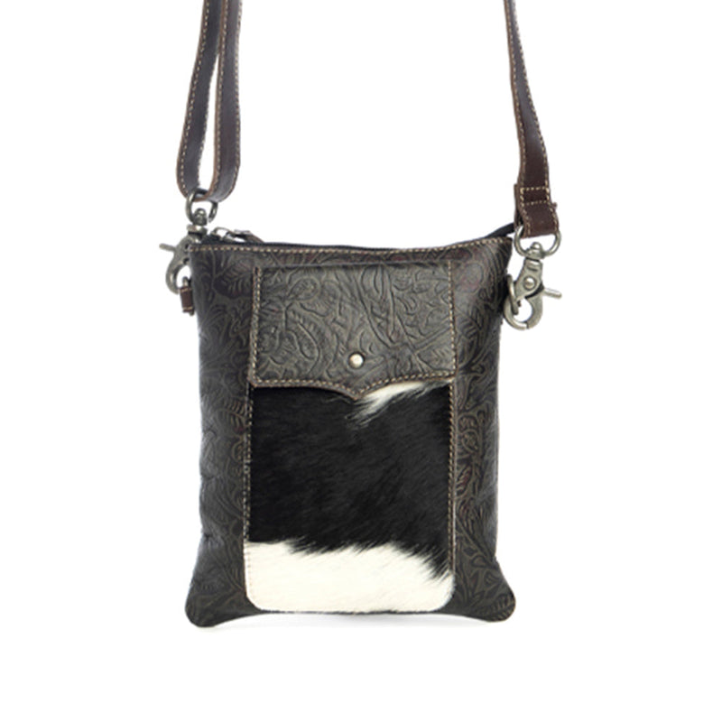 Wonder Trail Shoulder Bag in Ebony