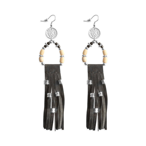Midnight's Mystery Earrings In Black - Myra USA