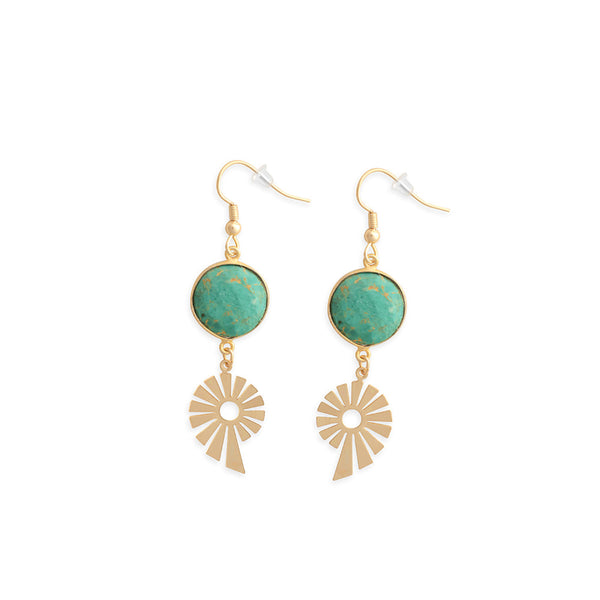 Charm of the Shore Earrings In Gold And Green - Myra USA