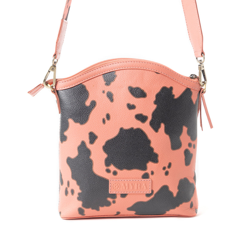 Prairie Sage Spotted Shoulder Bag In Peach